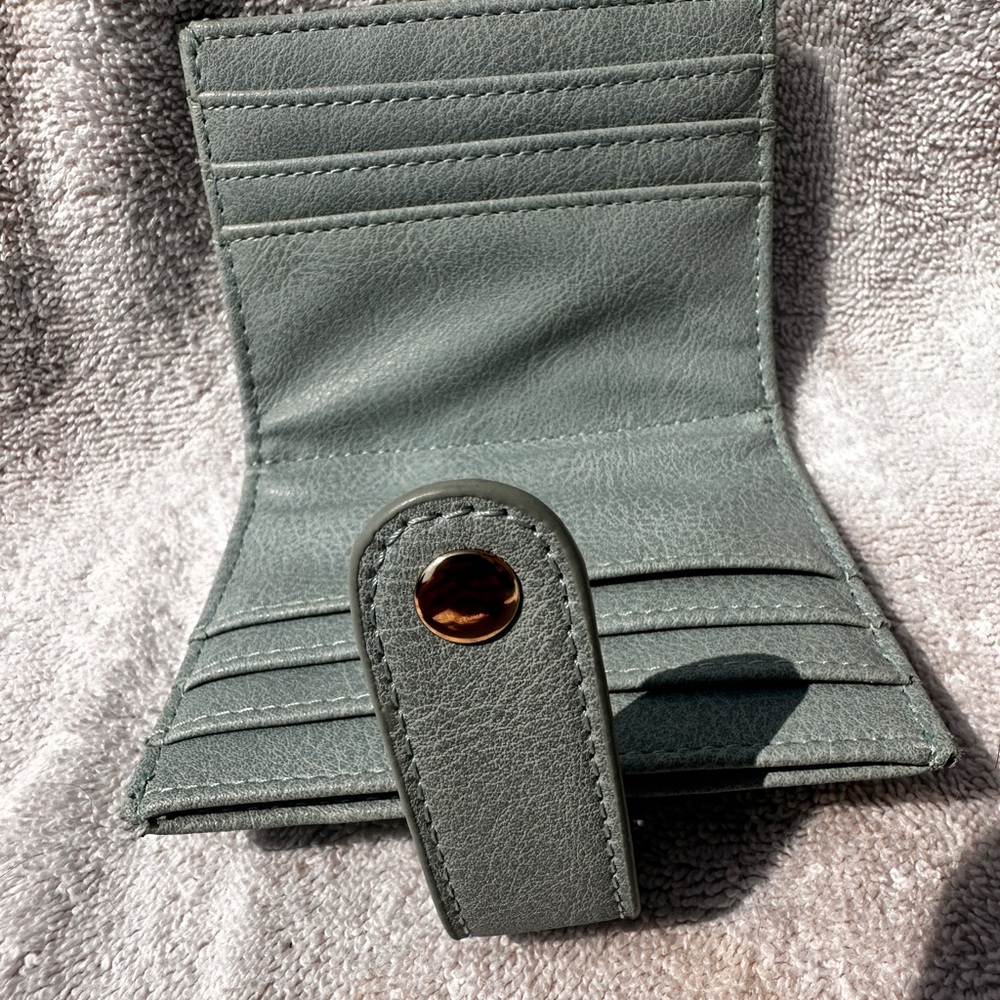 Snap Compact Credit Card Wallet - Picture 2 of 3